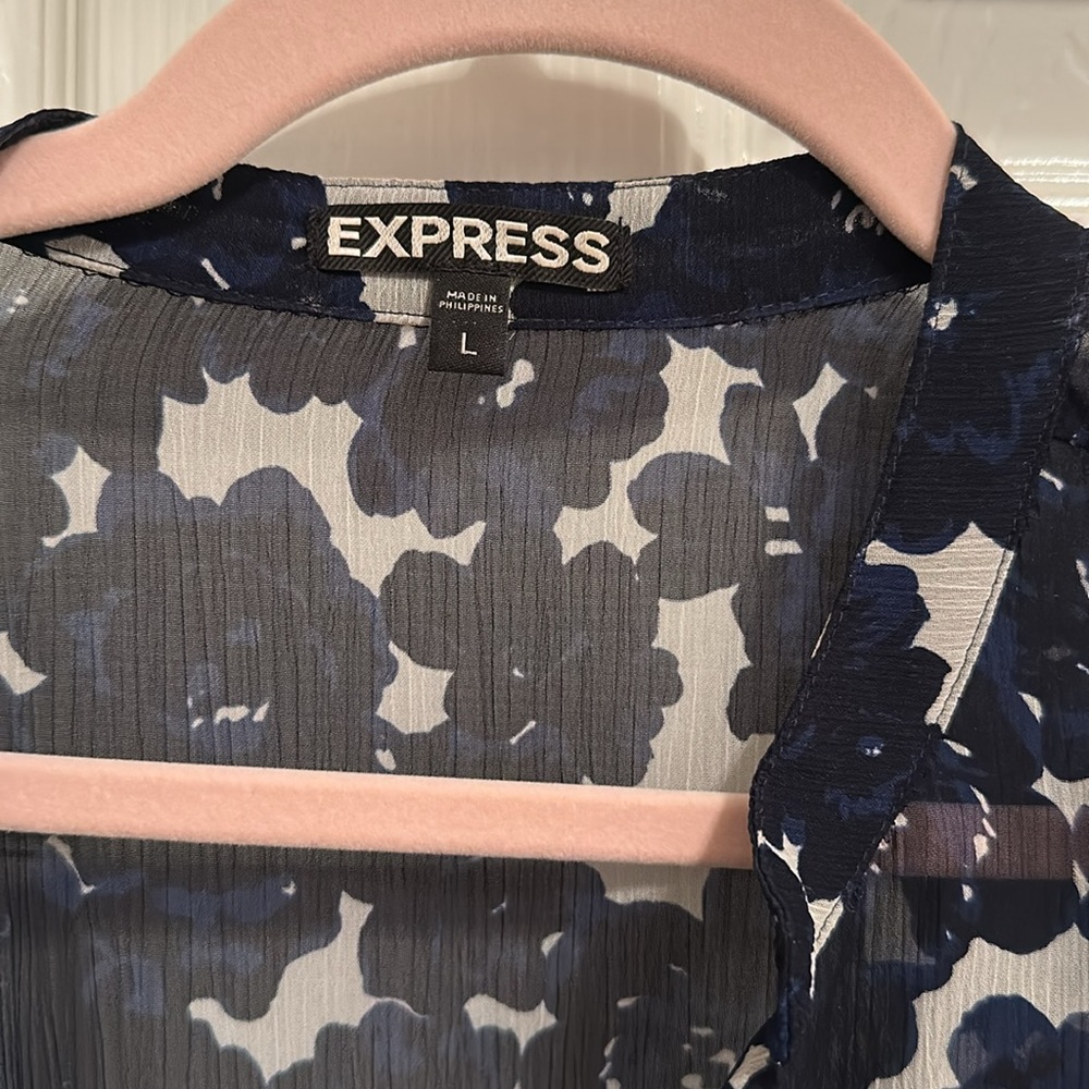 Express Blouse - Picture 5 of 7